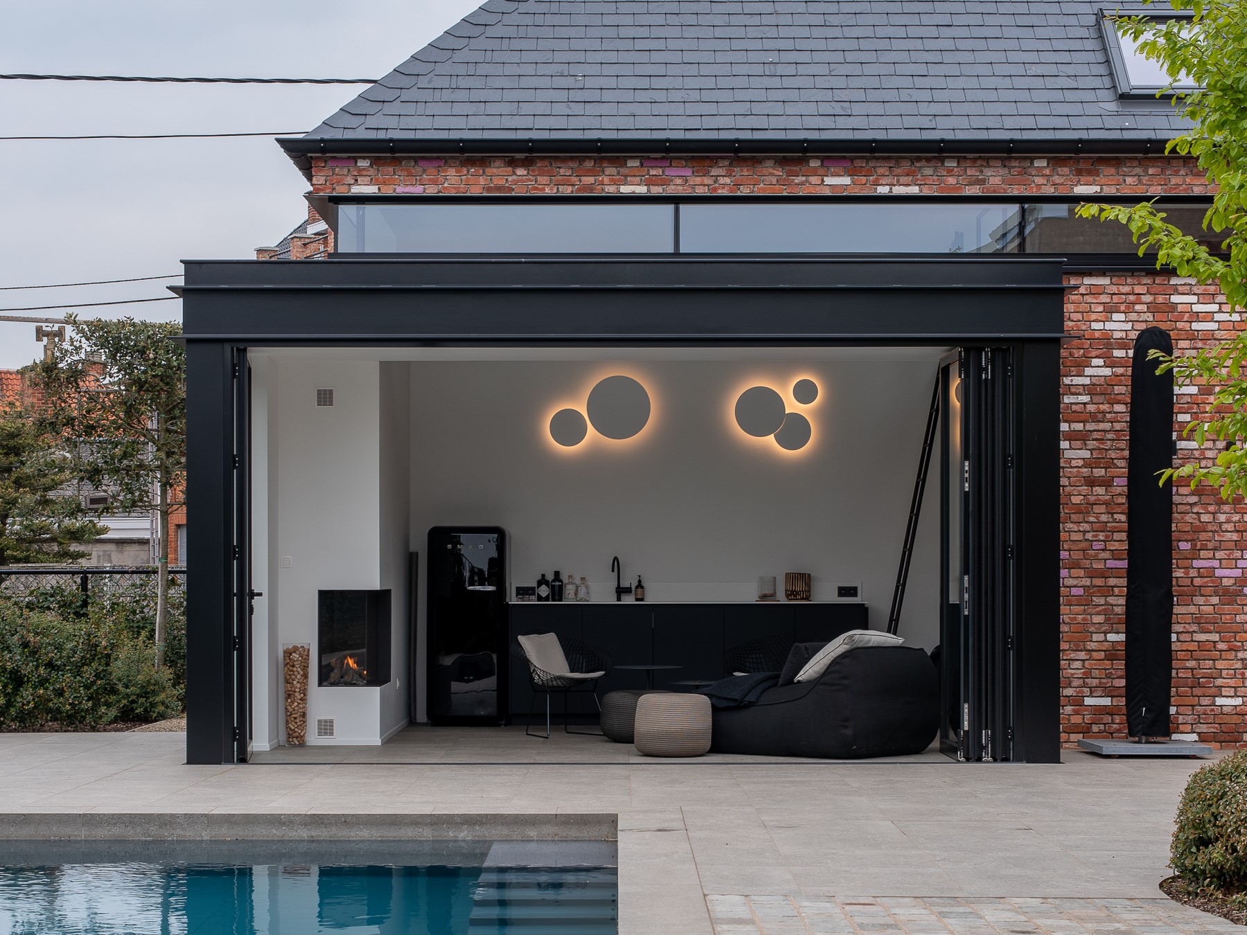 poolhouse modern